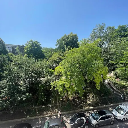 Notre Vue Sur Les Buttes Chaumont